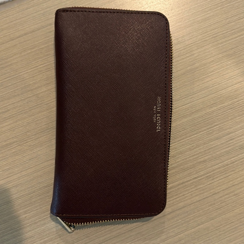 Henri Bendel Wallet
